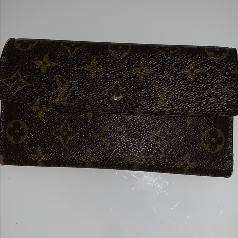 Women Louis Vuitton wallet